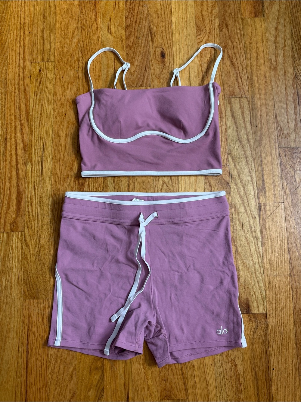 ALO Yoga Crop Bralette & Race Pace Shorts set White Trim size medium